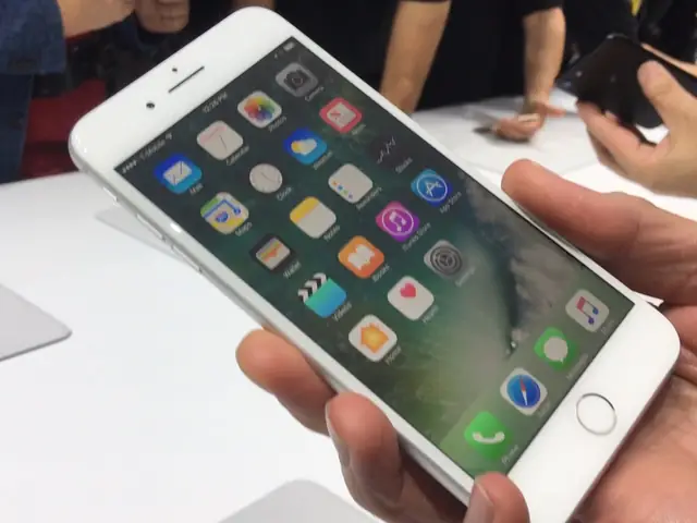 Apple Giảm Hiệu Năng Iphone