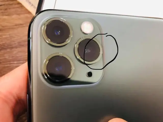 Bụi Lọt Vào Camera Iphone