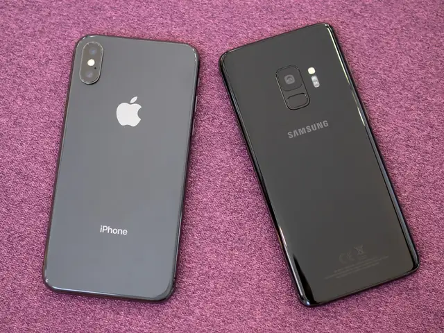 Iphone Xs Vs Samsung S9