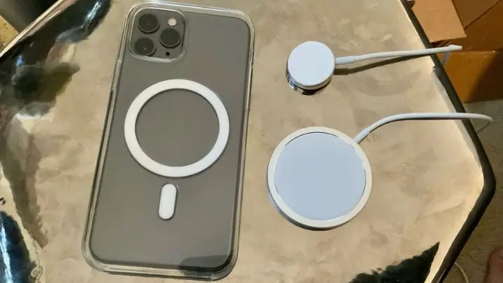 Sạc Không Dây Iphone 12