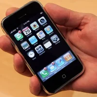 Iphone Đầu Tiên Của Apple: Câu Chuyện Đằng Sau Sự Ra Đời Của Thiết Bị Đột Phá