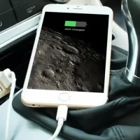 Cách Sạc Iphone Trên Ô Tô: Hướng Dẫn Chi Tiết Để Luôn Giữ Nguồn Năng Lượng Cho Thiết Bị Của Bạn