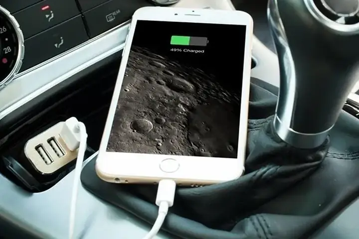 Sạc Iphone Trên Ô Tô Sạc Iphone Trên Ô Tô